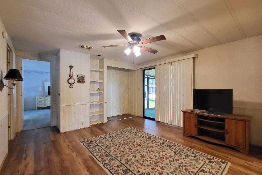 5467 Yarmouth Lane a Sarasota, FL Mobile or Manufactured Home for Sale